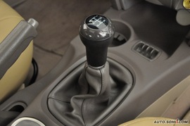 2009款江淮瑞鹰2.0L两驱基本型