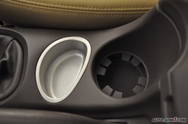 2009款江淮瑞鹰2.0L两驱基本型