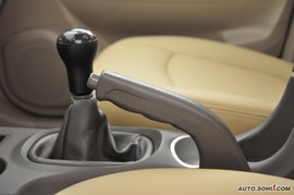 2009款江淮瑞鹰2.0L两驱基本型