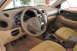 2009款江淮瑞鹰2.0L两驱基本型