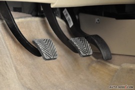 2009款江淮瑞鹰2.0L两驱基本型