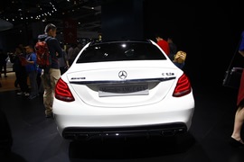 奔驰C63