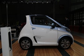 众泰E200