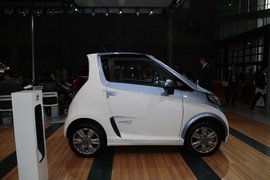 众泰E200