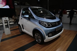 众泰E200