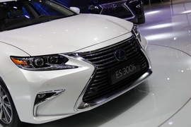 雷克萨斯ES300h