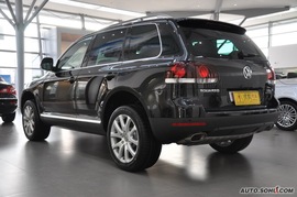 2010款大众途锐V8