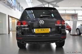 2010款大众途锐V8