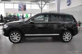 2010款大众途锐V8