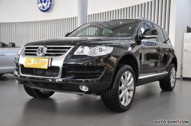 2010款大众途锐V8