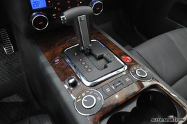 2010款大众途锐V8