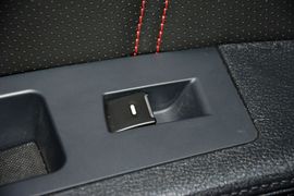 2015款吉利GX7运动版2.0L自动尊享型