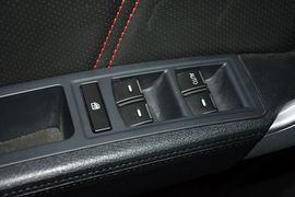 2015款吉利GX7运动版2.0L自动尊享型