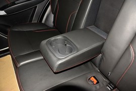 2015款吉利GX7运动版2.0L自动尊享型