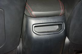 2015款吉利GX7运动版2.0L自动尊享型