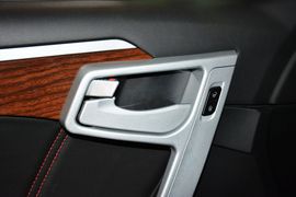 2015款吉利GX7运动版2.0L自动尊享型