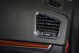 2015款吉利GX7运动版2.0L自动尊享型