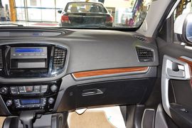 2015款吉利GX7运动版2.0L自动尊享型