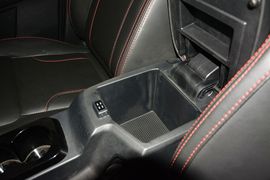 2015款吉利GX7运动版2.0L自动尊享型