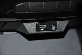 2015款吉利GX7运动版2.0L自动尊享型