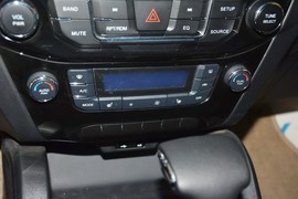 2015款吉利GX7运动版2.0L自动尊享型