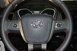 2015款吉利GX7运动版2.0L自动尊享型