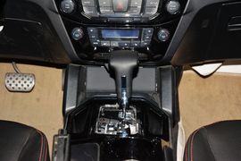 2015款吉利GX7运动版2.0L自动尊享型