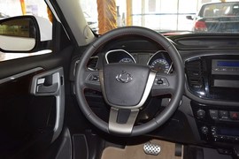2015款吉利GX7运动版2.0L自动尊享型