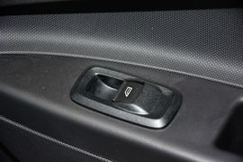 2013款福特嘉年华两厢1.5L自动品尚型