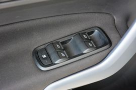 2013款福特嘉年华两厢1.5L自动品尚型