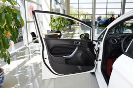 2013款福特嘉年华两厢1.5L自动品尚型