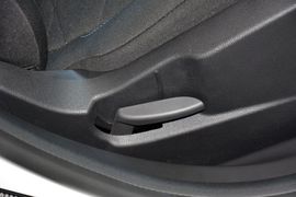 2013款福特嘉年华两厢1.5L自动品尚型