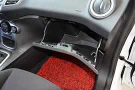 2013款福特嘉年华两厢1.5L自动品尚型