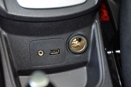 2013款福特嘉年华两厢1.5L自动品尚型