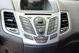 2013款福特嘉年华两厢1.5L自动品尚型