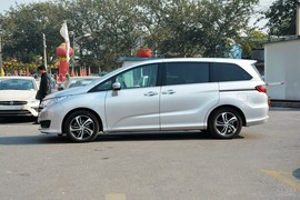 2015款本田奥德赛2.4L至尊版