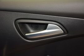 2012款福特福克斯两厢1.6L自动舒适型