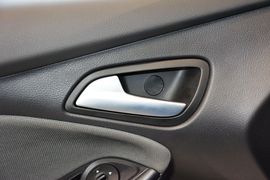 2012款福特福克斯两厢1.6L自动舒适型