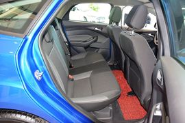 2012款福特福克斯两厢1.6L自动舒适型