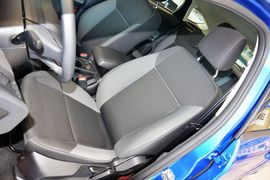 2012款福特福克斯两厢1.6L自动舒适型