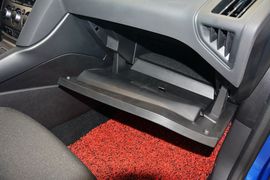 2012款福特福克斯两厢1.6L自动舒适型