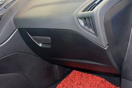 2012款福特福克斯两厢1.6L自动舒适型