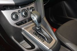2012款福特福克斯两厢1.6L自动舒适型