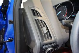 2012款福特福克斯两厢1.6L自动舒适型