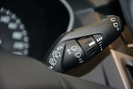 2012款福特福克斯两厢1.6L自动舒适型