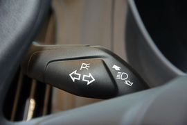 2012款福特福克斯两厢1.6L自动舒适型