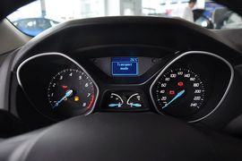 2012款福特福克斯两厢1.6L自动舒适型
