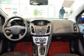 2012款福特福克斯两厢1.6L自动舒适型