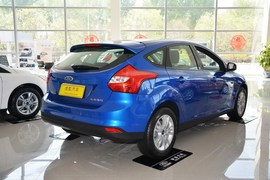 2012款福特福克斯两厢1.6L自动舒适型