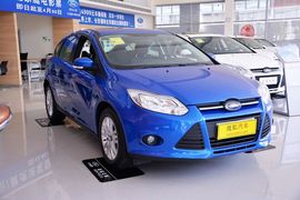 2012款福特福克斯两厢1.6L自动舒适型